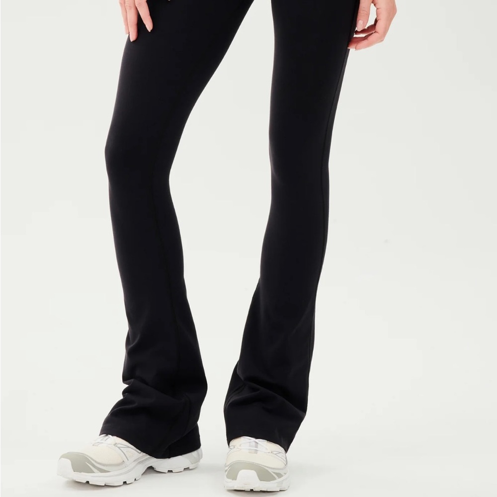 Raquel High Waist Flared Legging - Black 
BLACK / M / 32"
